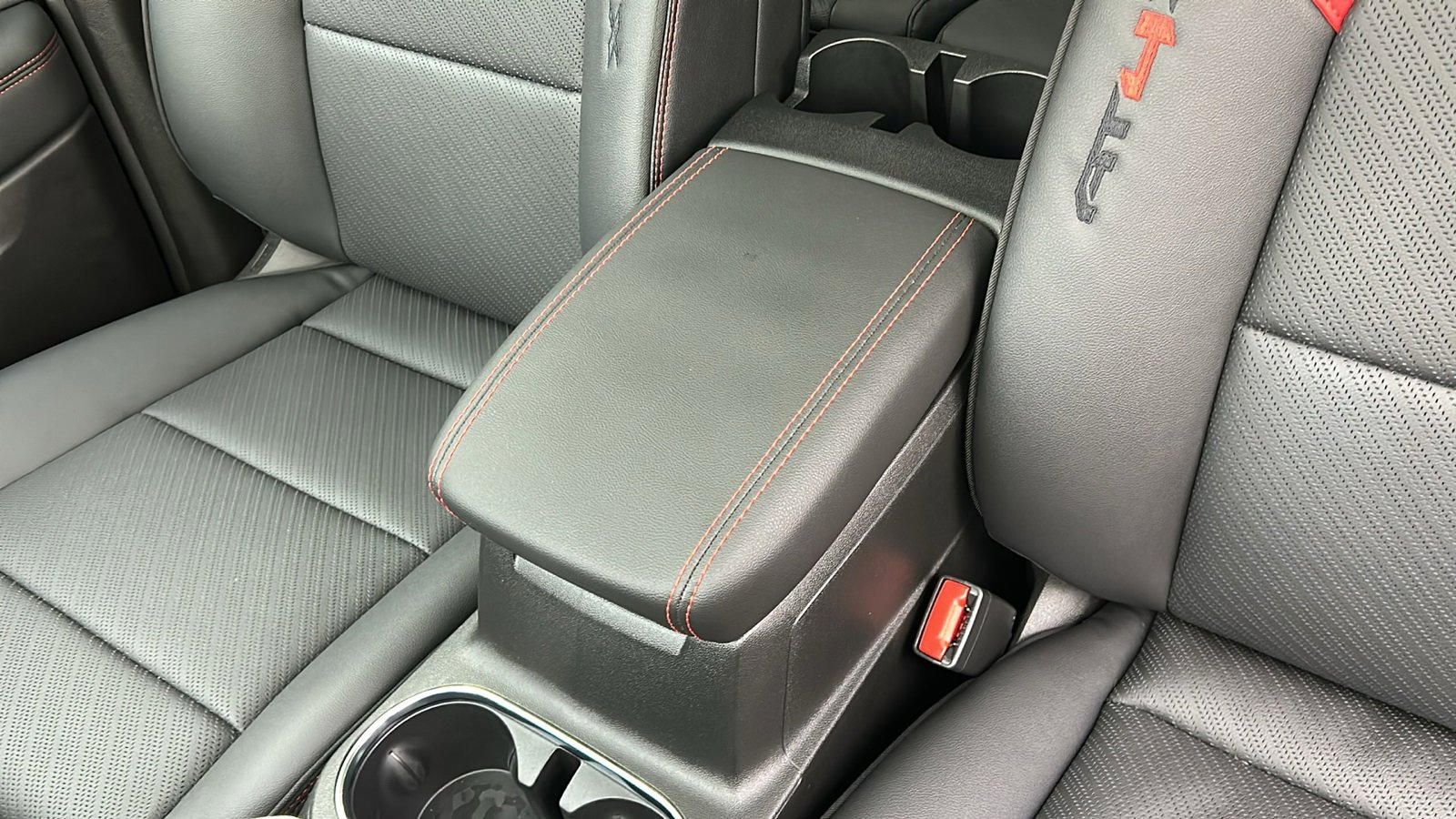 Used 2024 GMC Canyon AT4X image 25