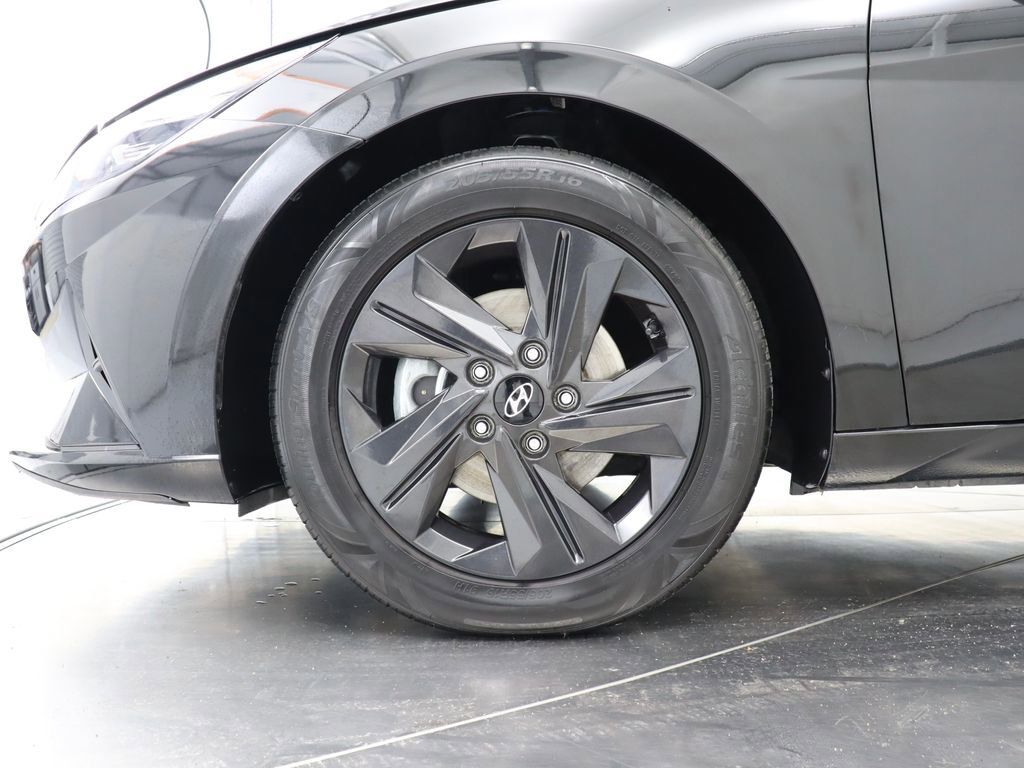 Used 2022 Hyundai Elantra SEL w/ Preferred Accessory Package image 37