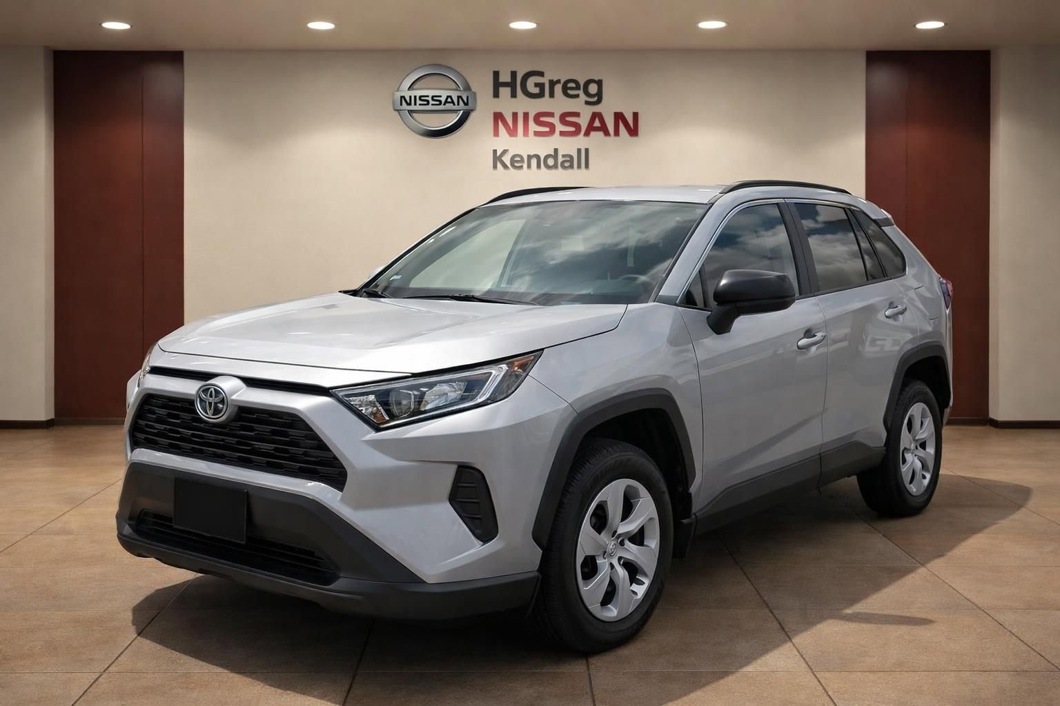 Used 2024 Toyota RAV4 LE FWD image 3
