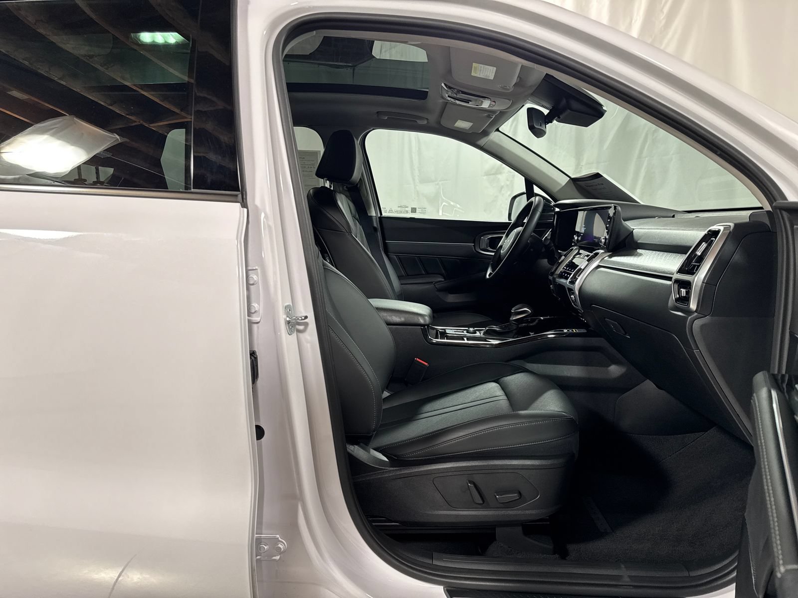 Certified 2023 Kia Sorento SX AWD/4WD image 15
