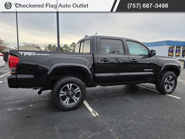Used 2016 Toyota Tacoma TRD Sport image 8