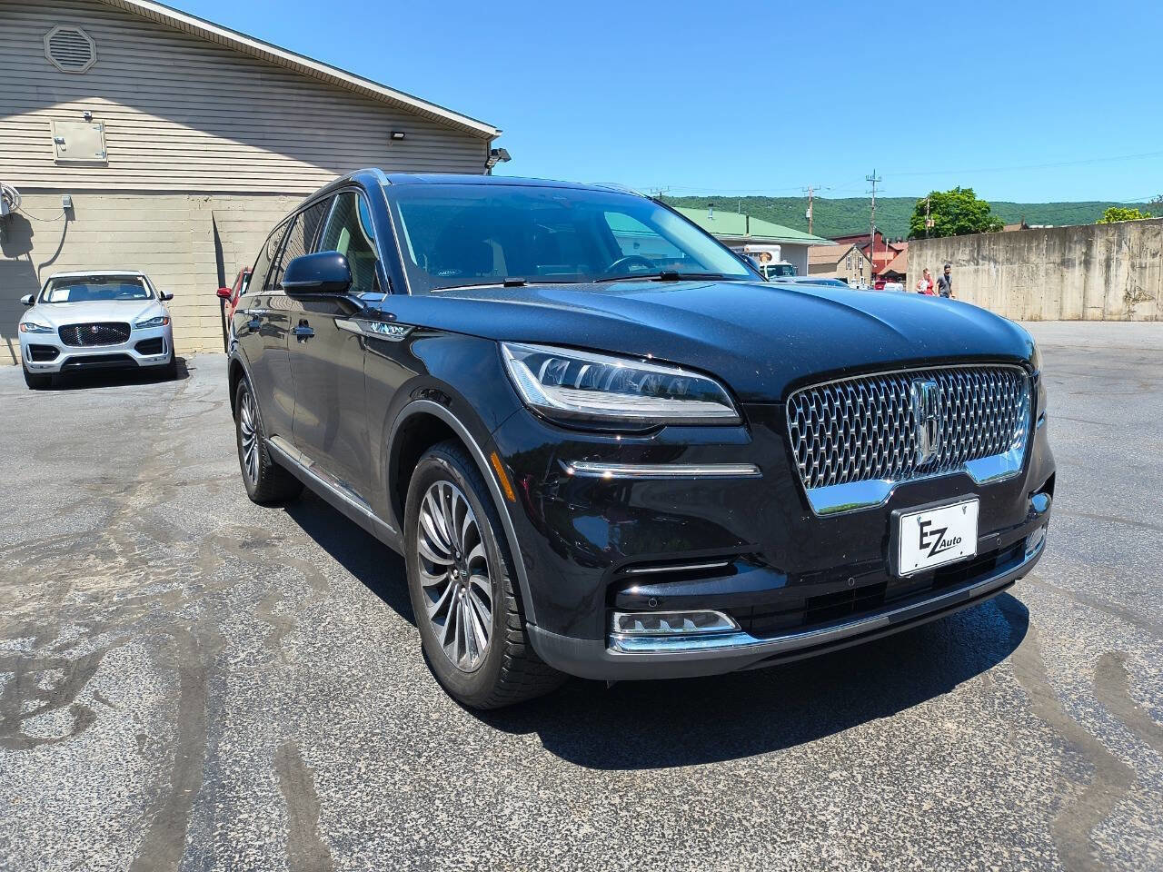 Used 2021 Lincoln Aviator Reserve w/ Elements Package Plus AWD/4WD image 2
