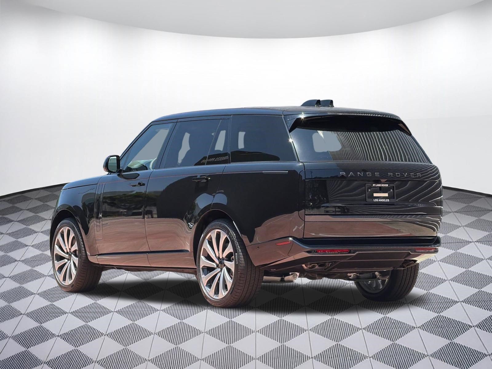 New 2026 Land Rover Range Rover Long Wheelbase SE AWD/4WD image 3