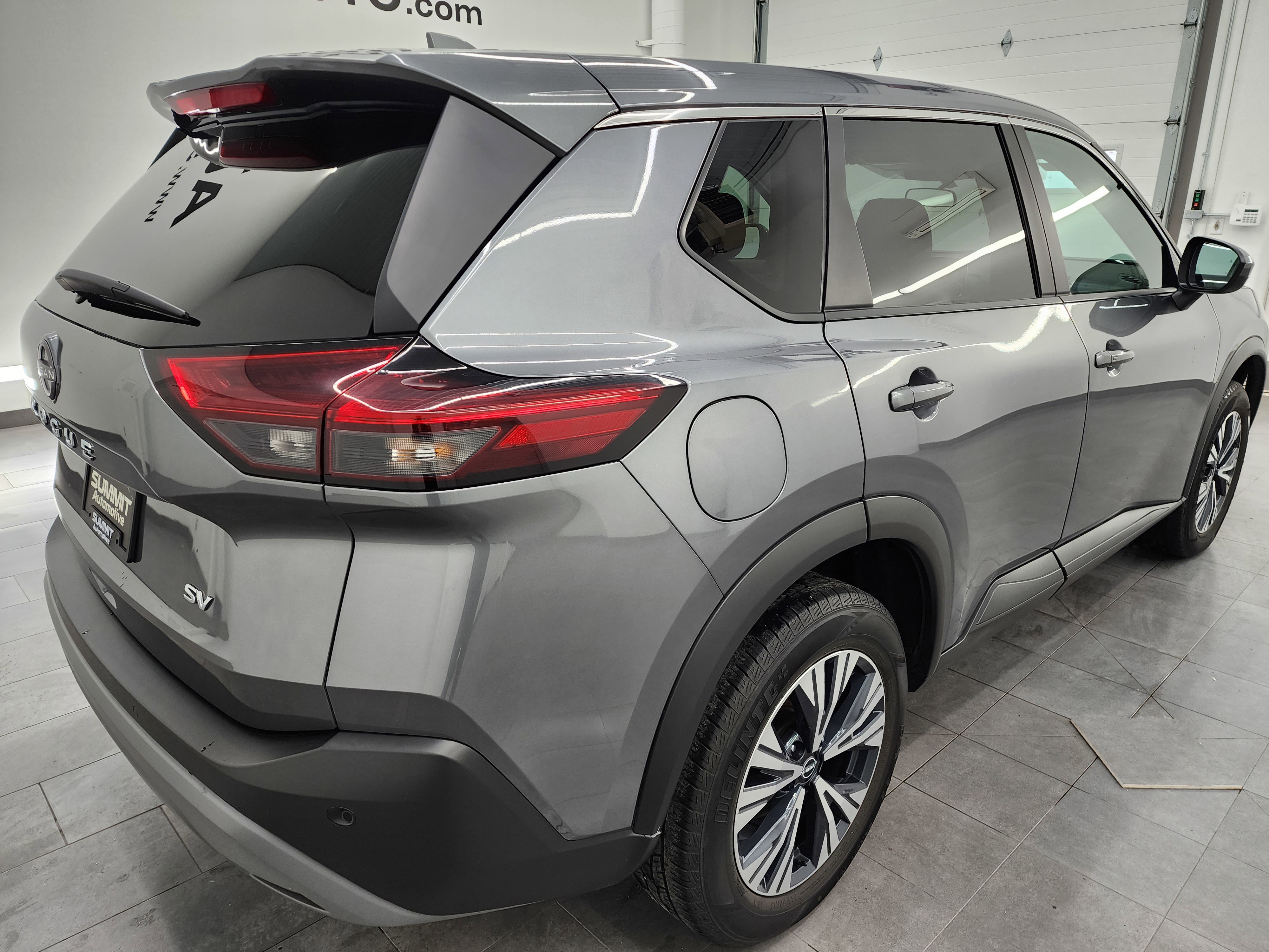 Used 2023 Nissan Rogue SV image 5