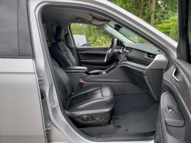 Used 2023 Jeep Grand Cherokee L Limited image 16