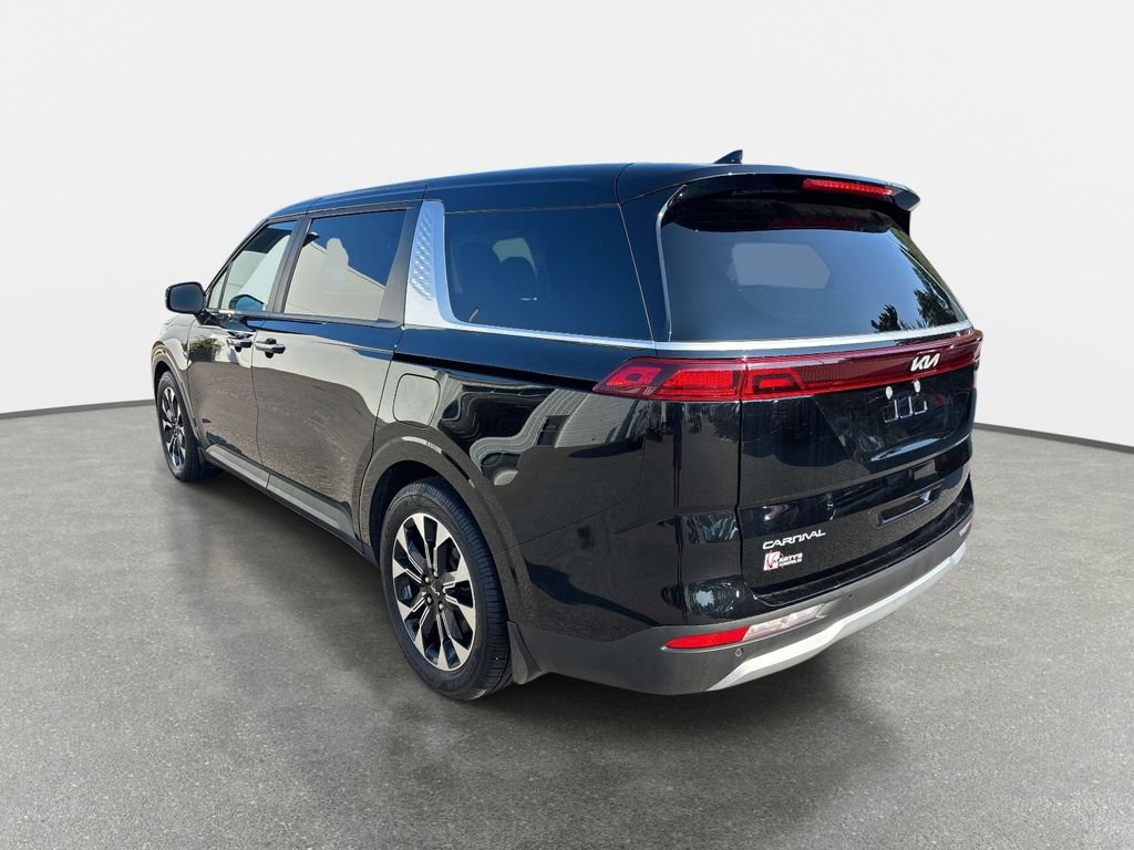 Used 2024 Kia Carnival EX FWD image 6