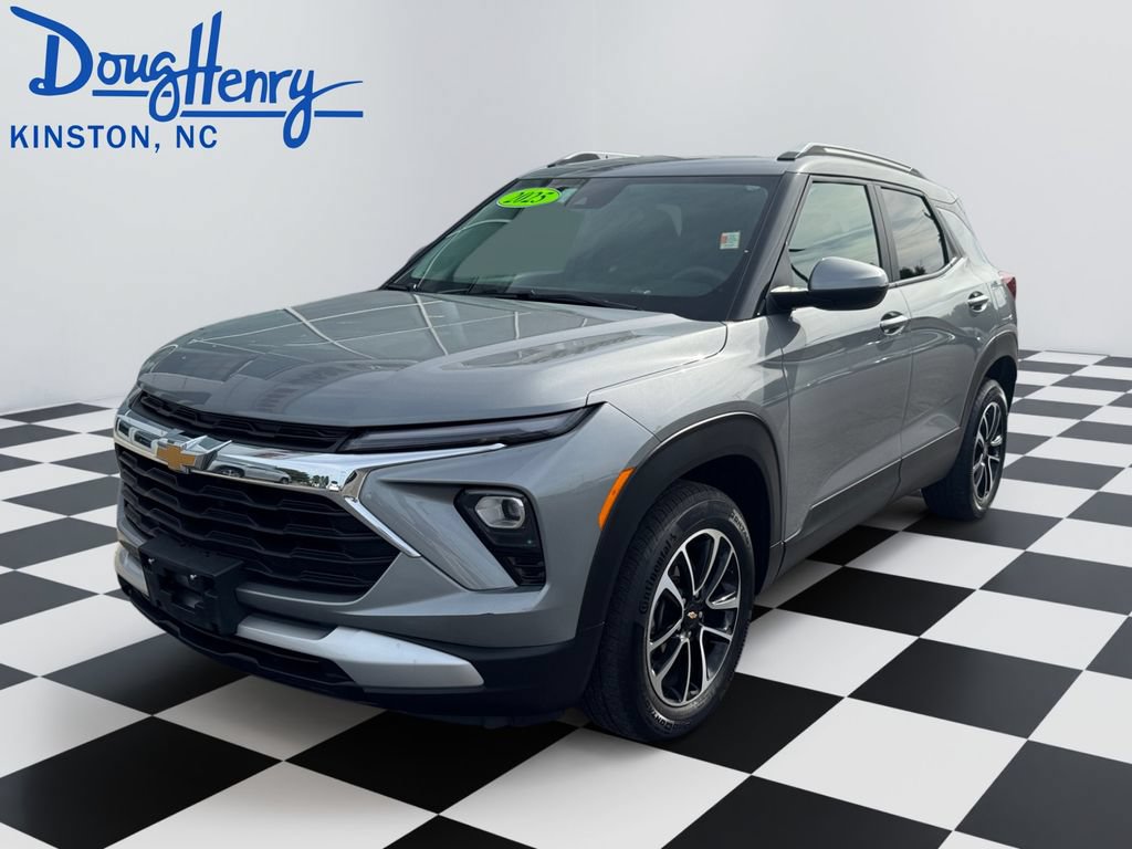 Used 2025 Chevrolet TrailBlazer LT AWD/4WD image 1
