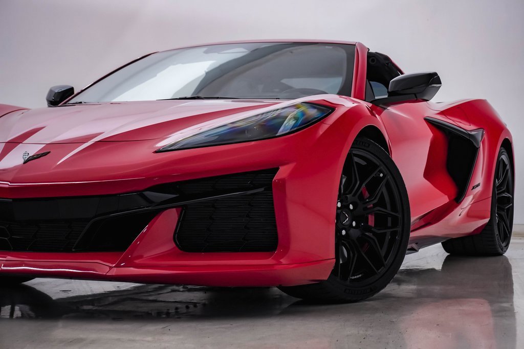 Used 2025 Chevrolet Corvette Z06 image 2