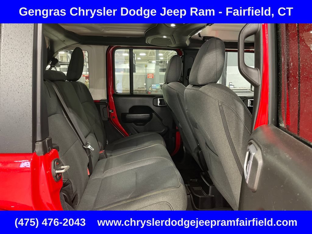 Used 2024 Jeep Wrangler Unlimited w/ Convenience Group AWD/4WD image 16