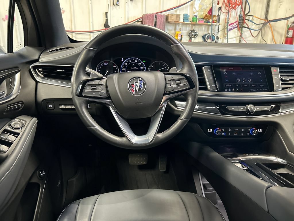 Used 2024 Buick Enclave Premium AWD/4WD image 17