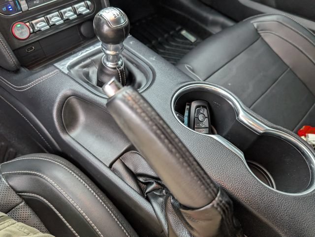 Used 2018 Ford Mustang GT Premium w/ GT Performance Package RWD image 17