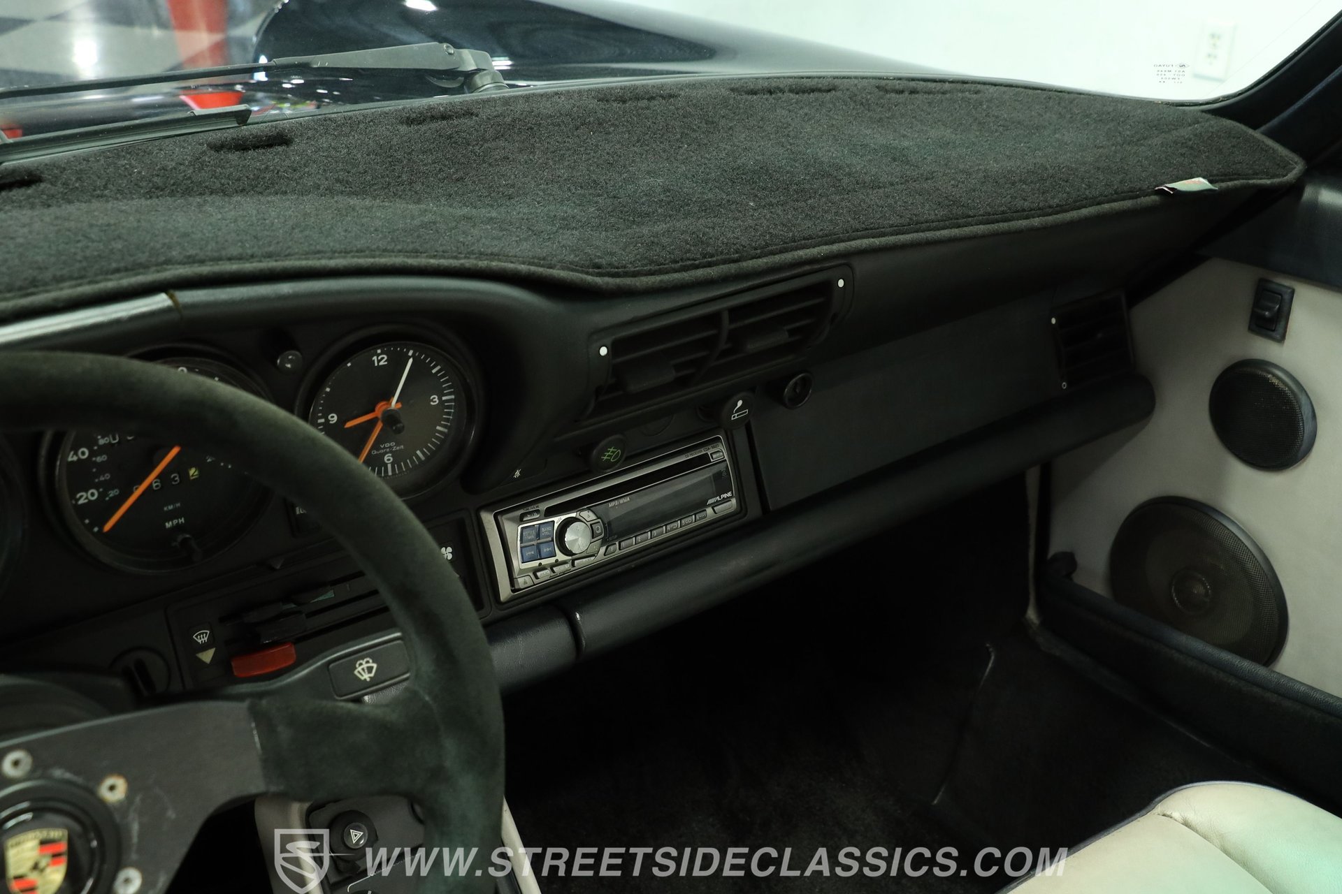 Used 1988 Porsche 911 Carrera RWD image 40