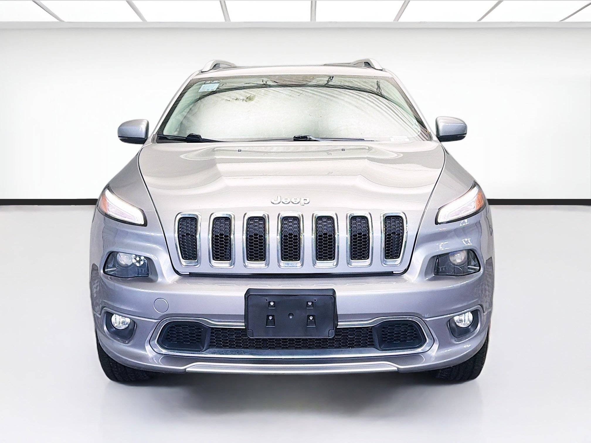 Used 2017 Jeep Cherokee Overland w/ Heavy Duty Protection Group image 2