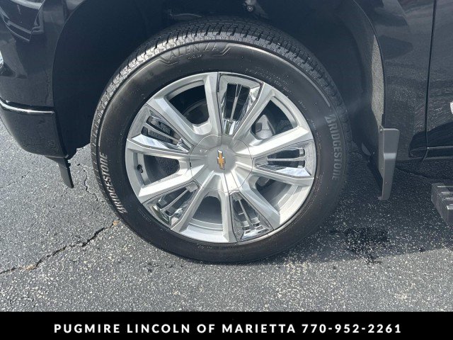 Used 2025 Chevrolet Silverado 1500 High Country AWD/4WD image 11