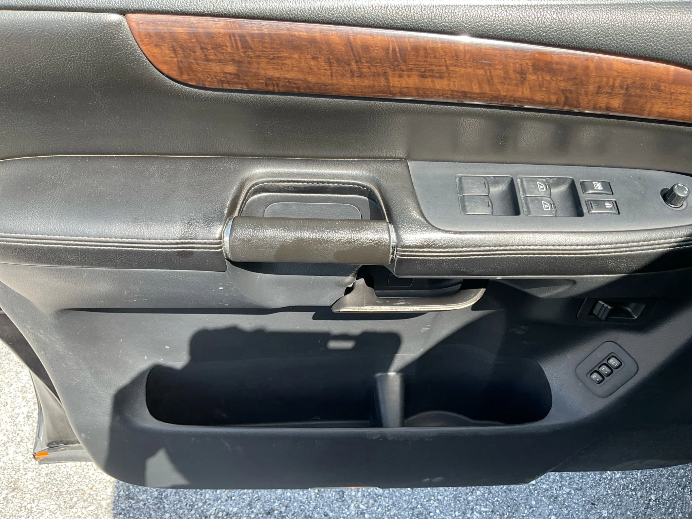 Used 2014 Nissan Armada SL image 18