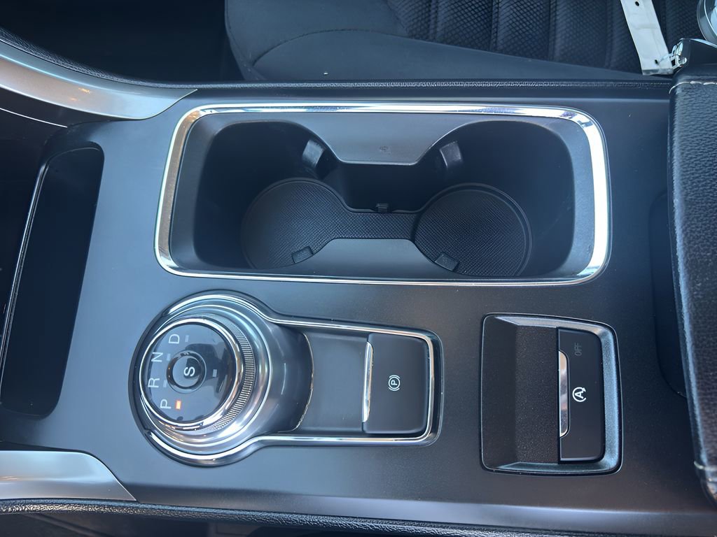 Used 2019 Ford Fusion SE FWD image 19