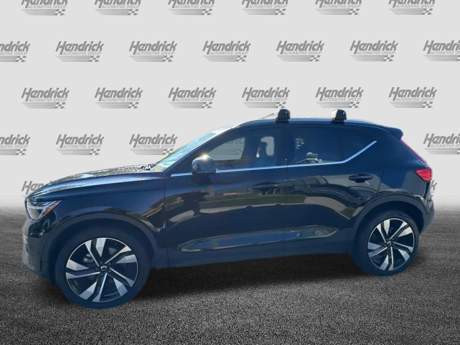 Used 2023 Volvo XC40 B5 Plus w/ Protection Package Premier image 10