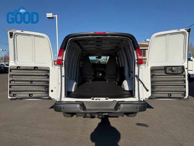 New 2025 Chevrolet Express 3500 w/ Driver Convenience Package image 26