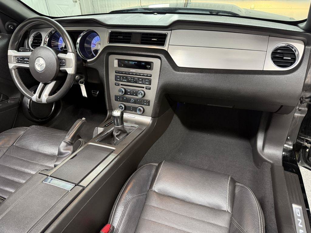 Used 2010 Ford Mustang GT RWD image 36