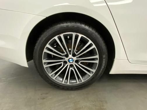 Used 2017 BMW 540i xDrive AWD/4WD image 17
