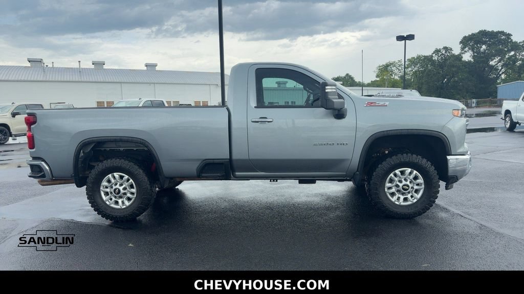 Used 2025 Chevrolet Silverado 2500 LT w/ Convenience Package AWD/4WD image 2