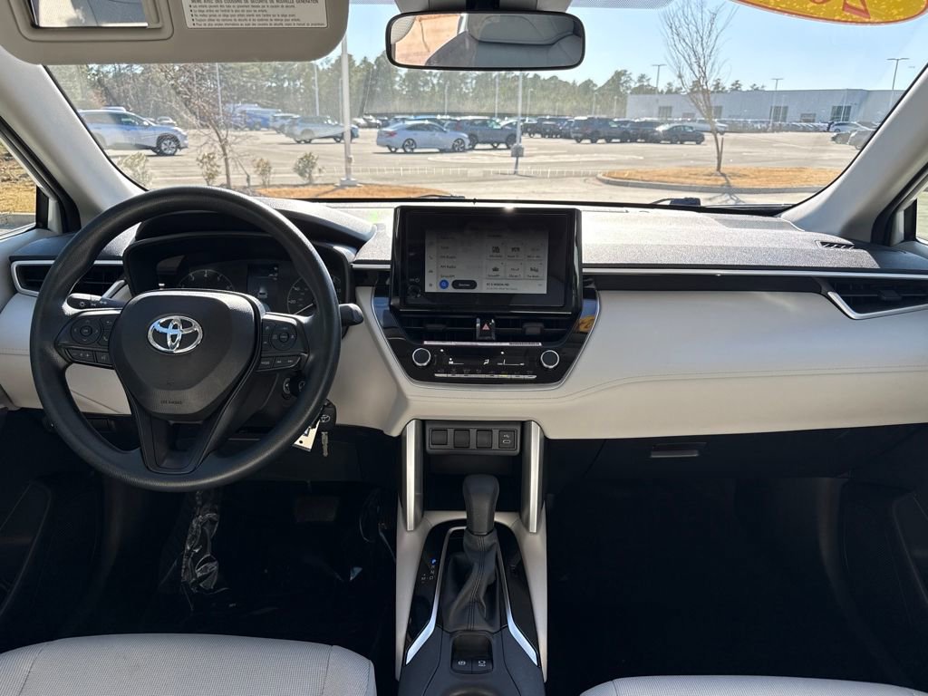 Used 2024 Toyota Corolla Cross L image 16