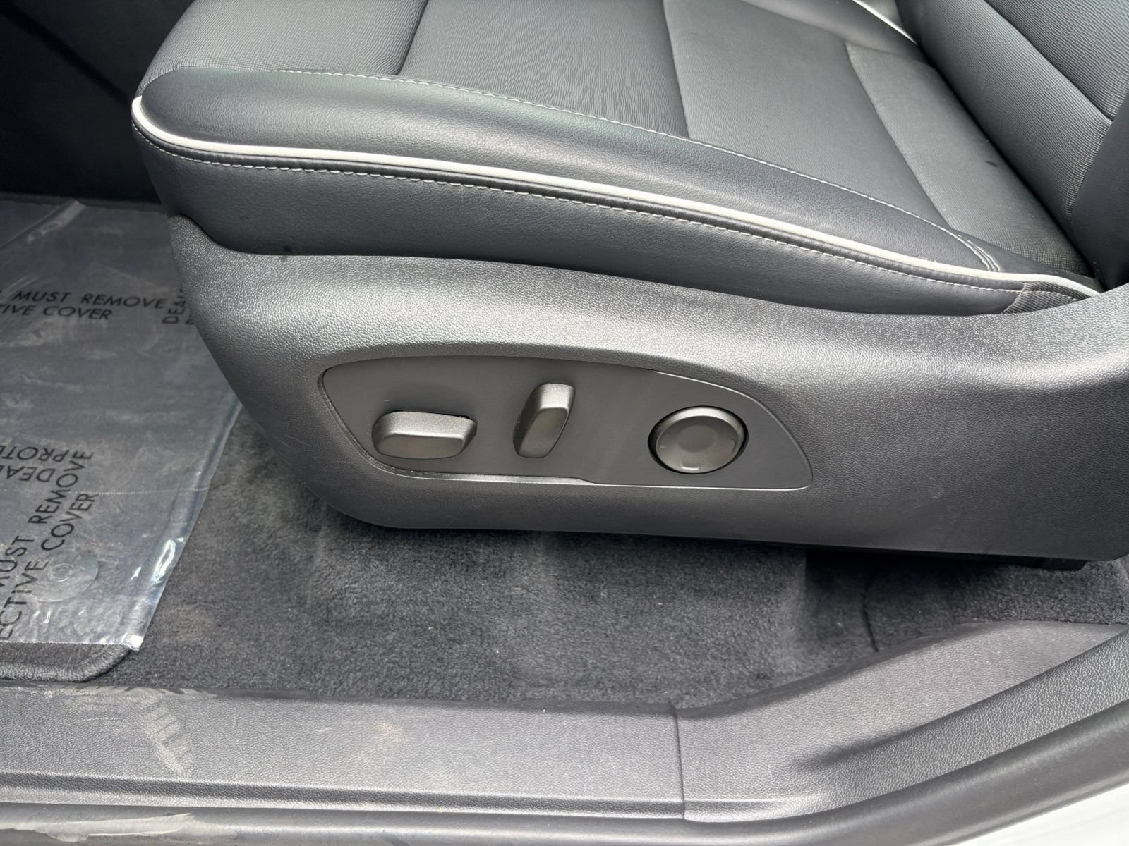 Used 2025 Buick Enclave Preferred AWD/4WD image 22