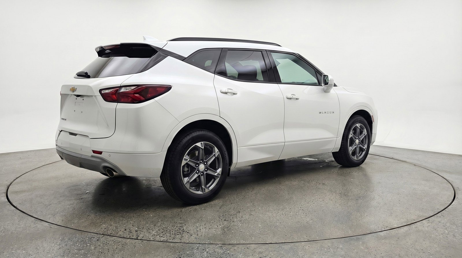 Used 2025 Chevrolet Blazer LT FWD image 9