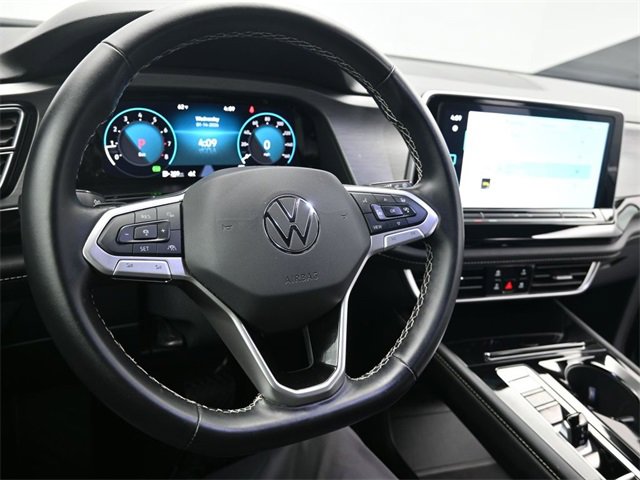 Used 2025 Volkswagen Atlas Cross Sport SE image 14