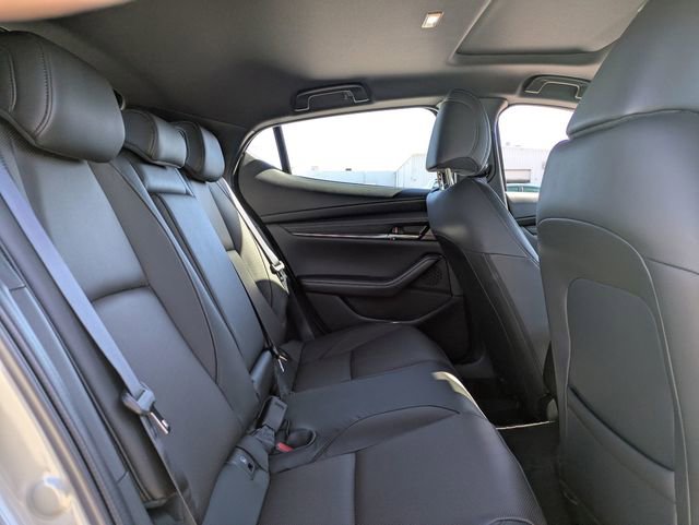 New 2026 MAZDA MAZDA3 Hatchback w/Premium Plus Pkg image 31