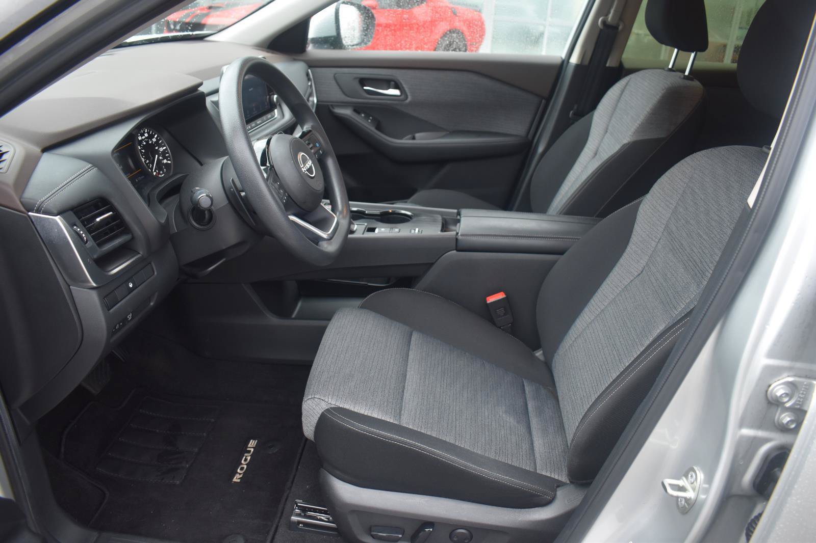 Used 2023 Nissan Rogue SV FWD image 24