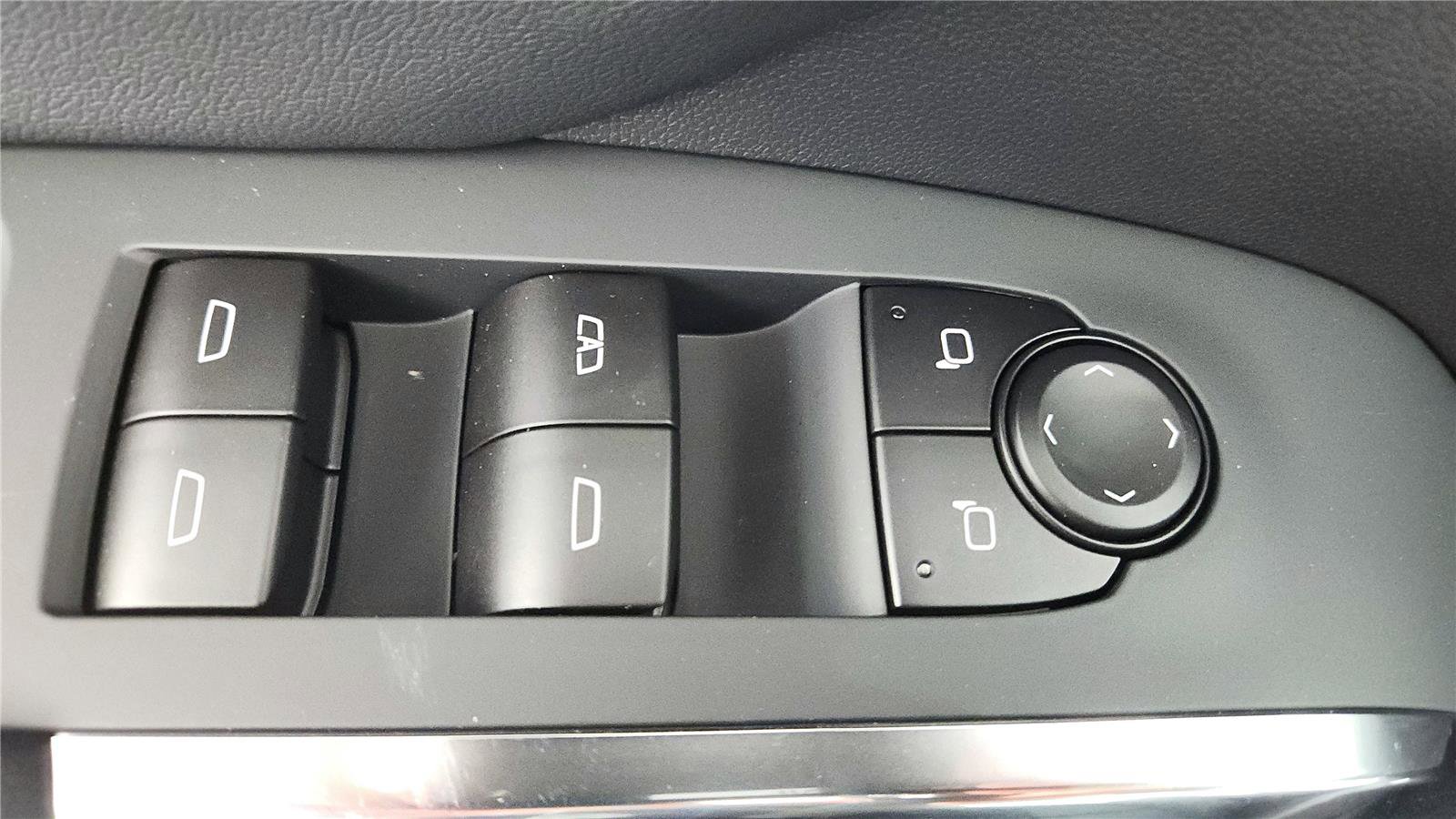 New 2026 Chevrolet Traverse Z71 w/ Enhanced Driving Package AWD/4WD image 11