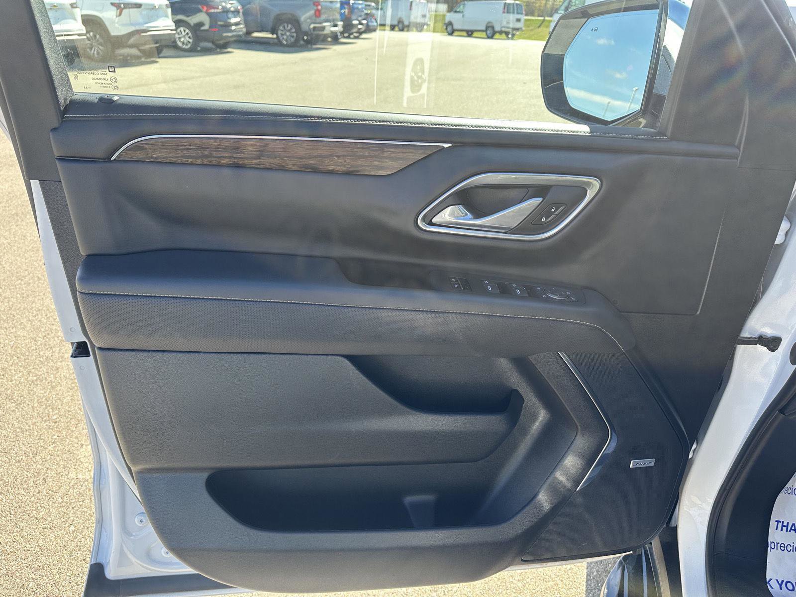 Used 2023 Chevrolet Suburban Premier image 21