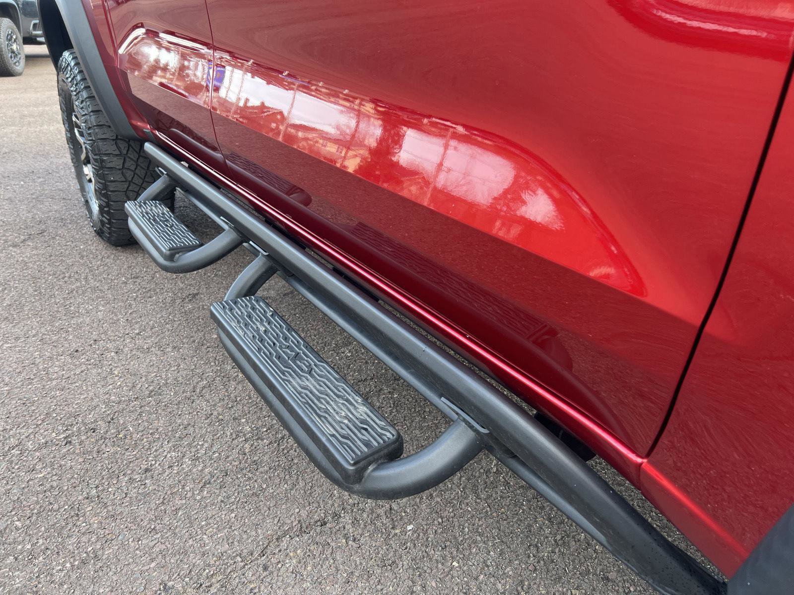 Used 2023 Chevrolet Colorado ZR2 w/ ZR2 Convenience Package III AWD/4WD image 9