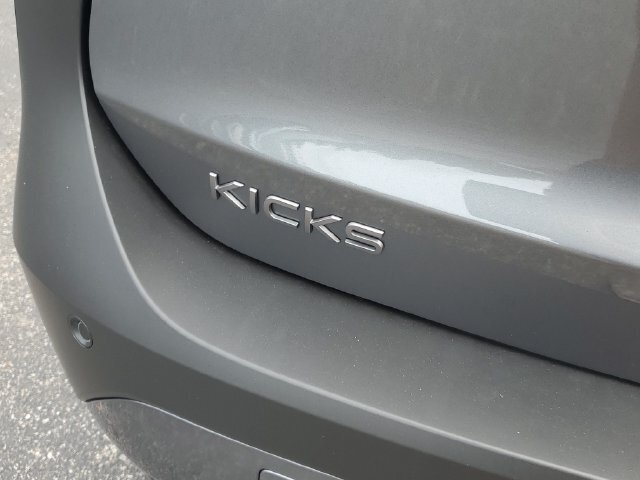 New 2027 Nissan Kicks SR w/ SR Premium Package FWD image 6