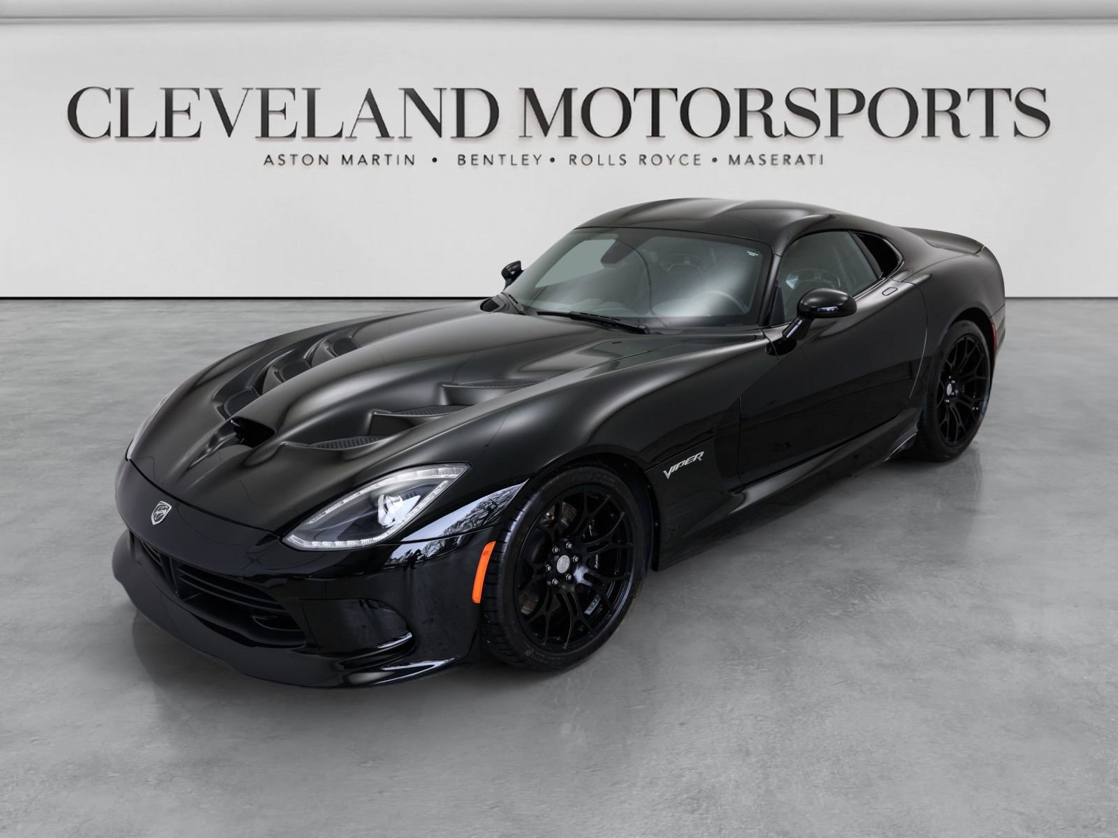 Used 2017 Dodge Viper SRT-10 RWD image 2