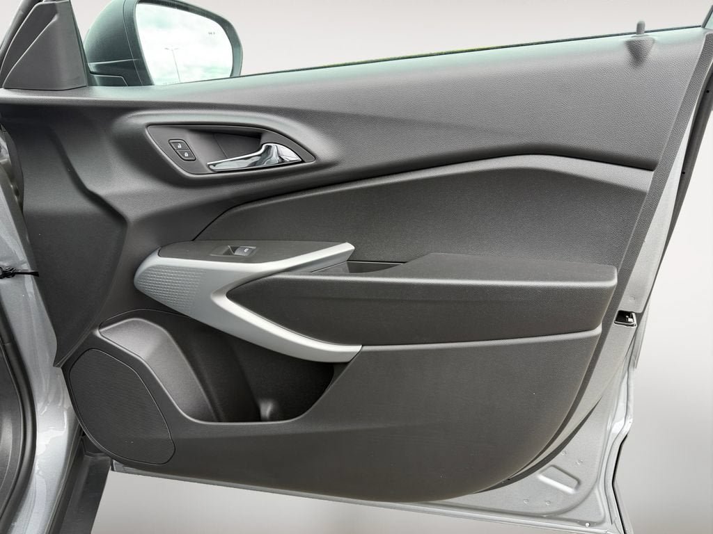 New 2026 Chevrolet Trax LS w/ Driver Confidence Package FWD image 25