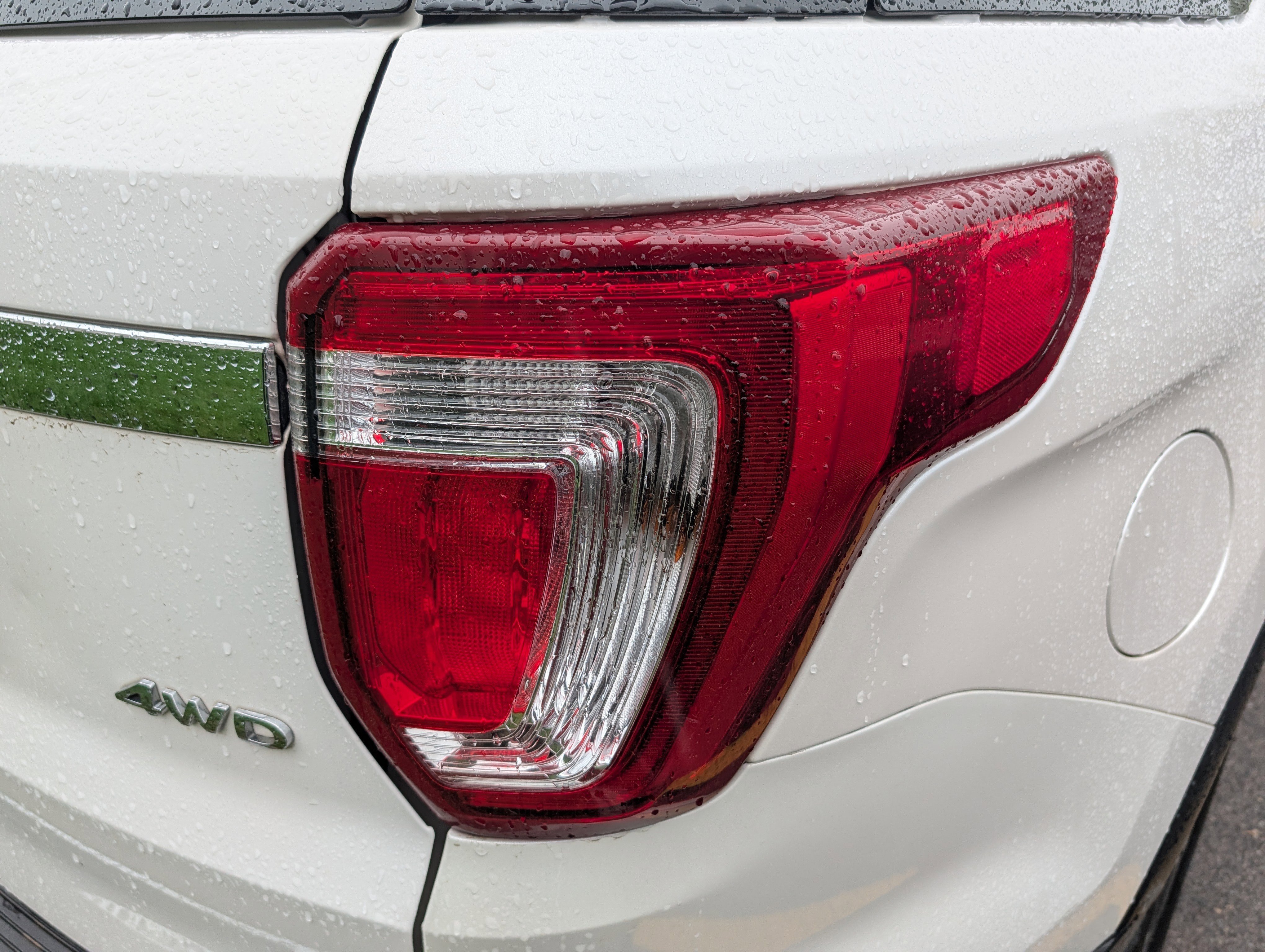 Used 2019 Ford Explorer Limited w/ Limited Luxury Package AWD/4WD image 5