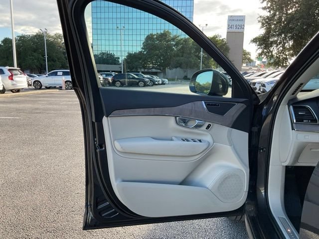 Certified 2023 Volvo XC90 B5 Plus AWD/4WD image 9