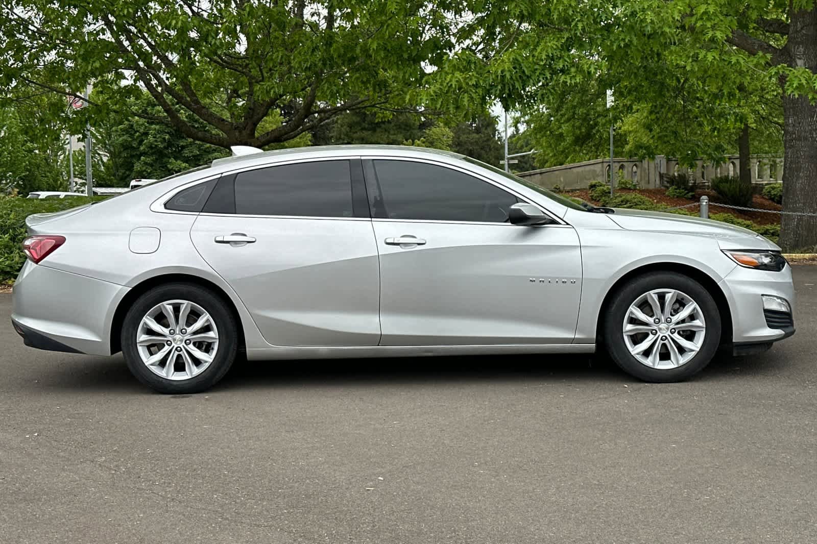 Used 2019 Chevrolet Malibu LT FWD image 8