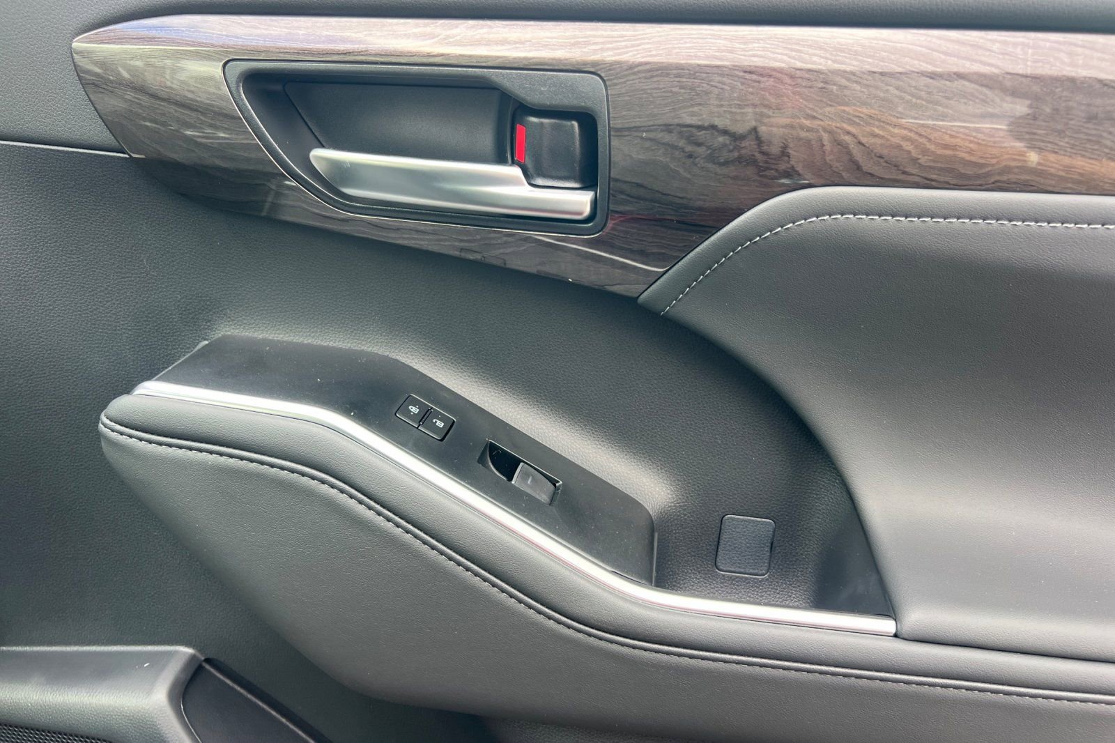 New 2026 Toyota Highlander Limited image 21