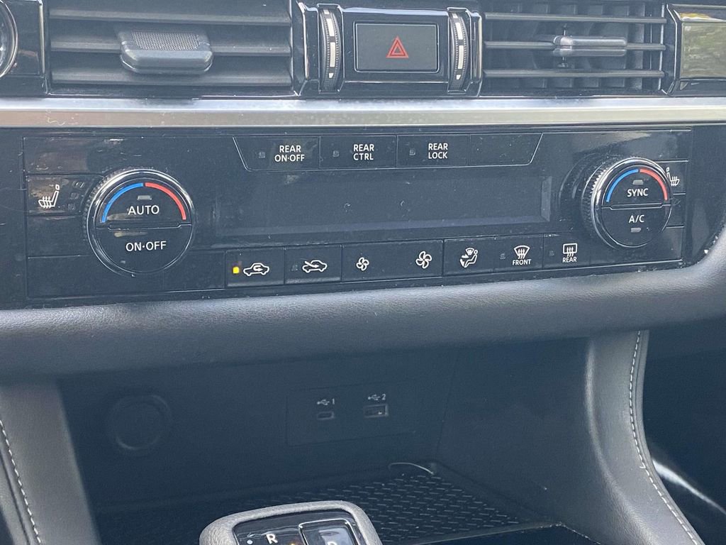 Used 2024 Nissan Pathfinder SV w/ SV Premium Package image 28