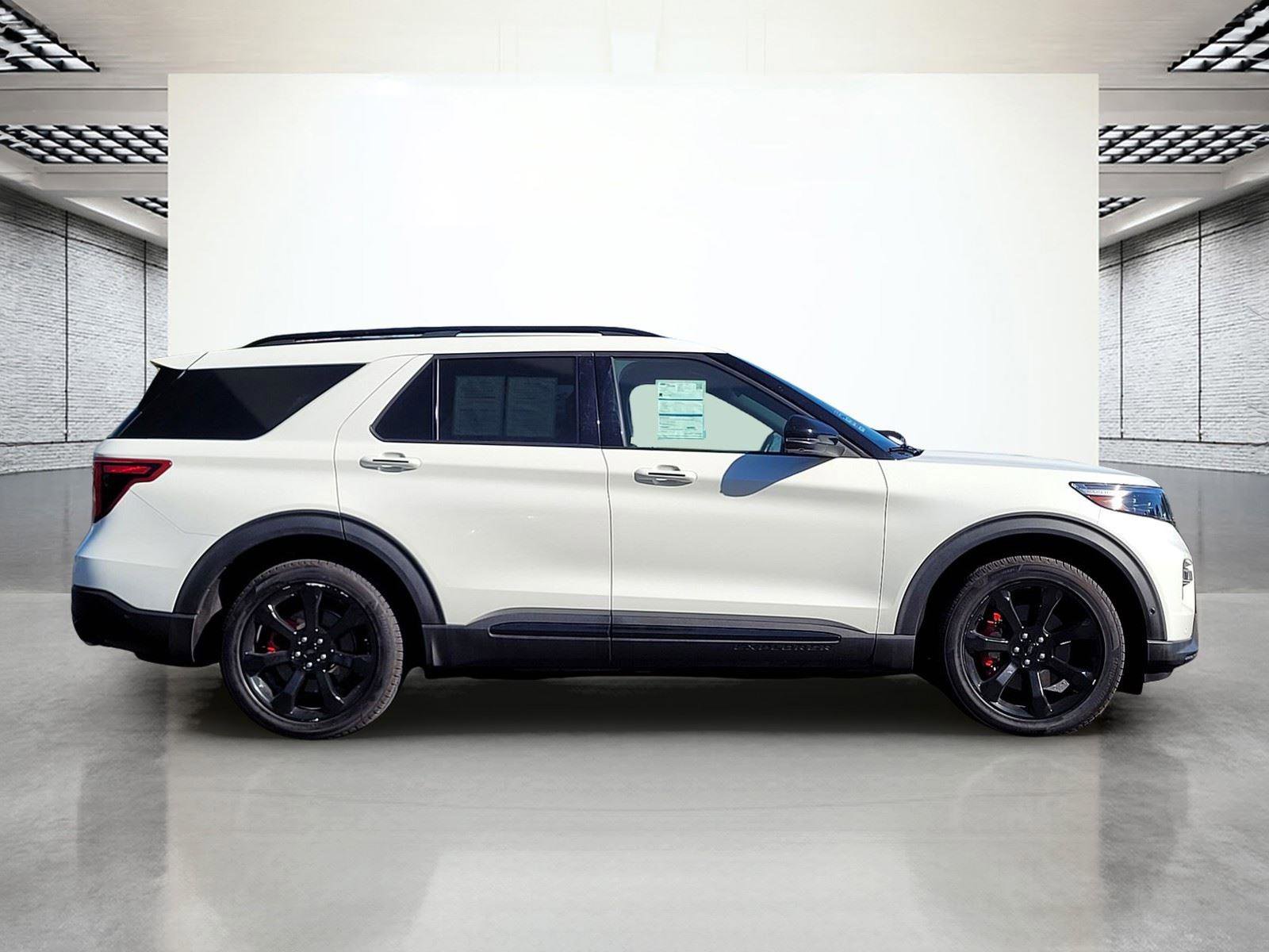 Used 2020 Ford Explorer ST w/ ST Street Pack image 5