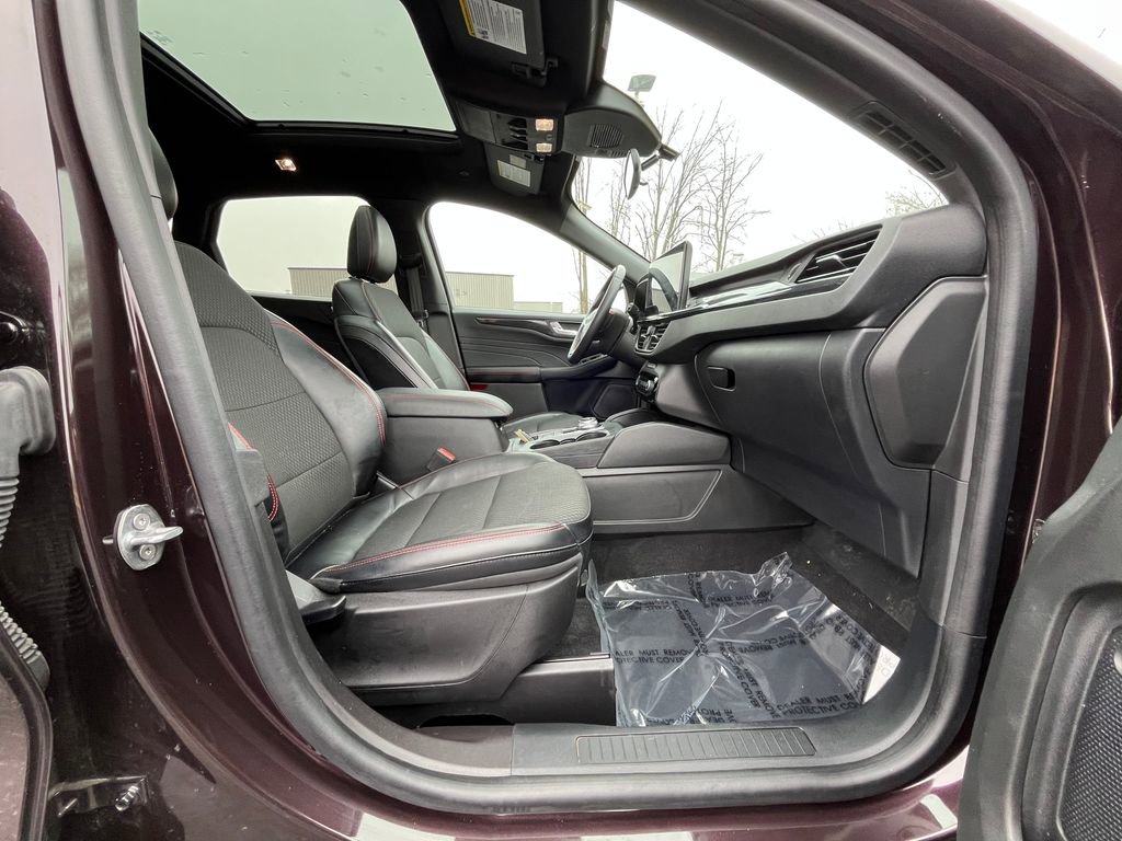 Used 2023 Ford Escape ST-Line w/ Tech Pack #1 AWD/4WD image 22