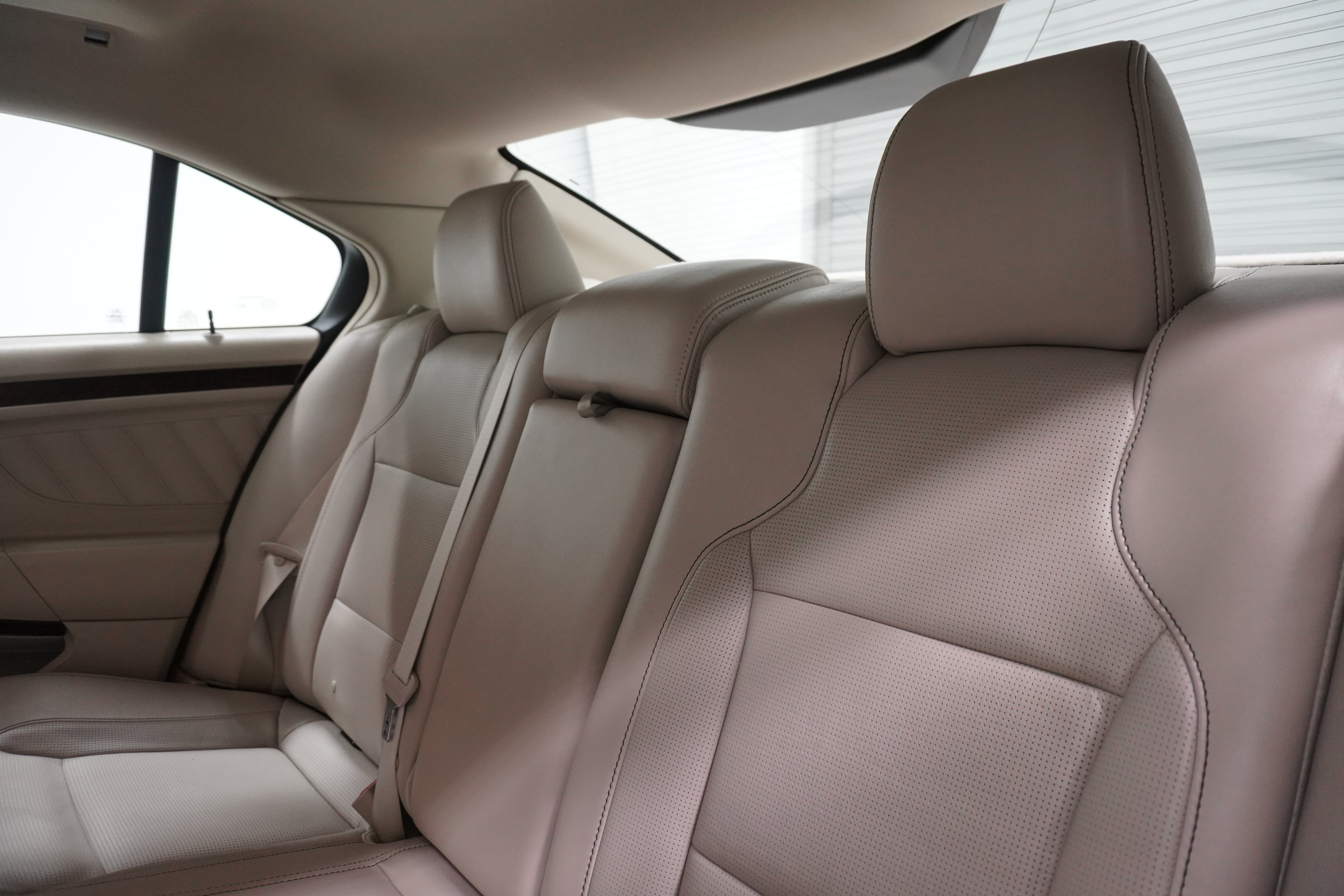 Used 2011 Ford Taurus Limited w/ 301A Rapid Spec Order Code image 13