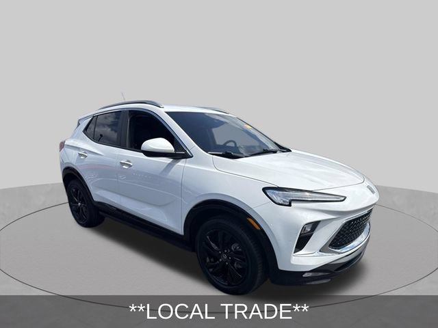 Used 2024 Buick Encore GX Sport Touring FWD image 3