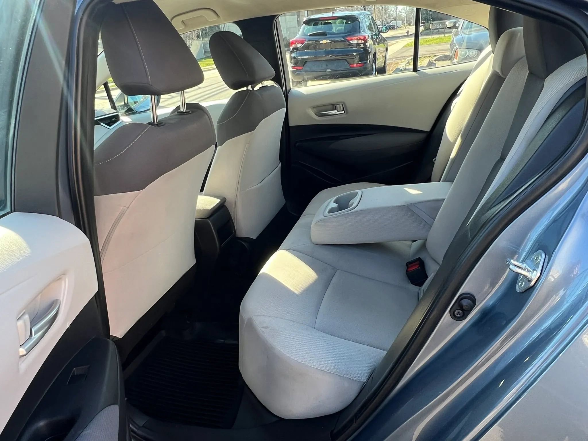 Used 2021 Toyota Corolla LE FWD image 27