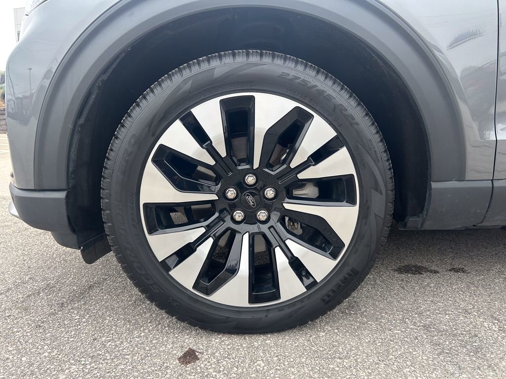 Used 2025 Ford Explorer Platinum w/ LUX Leather Package image 40