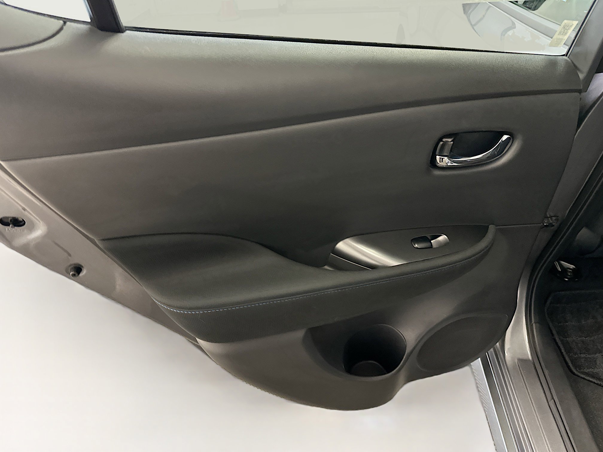 Used 2024 Nissan Leaf S image 26