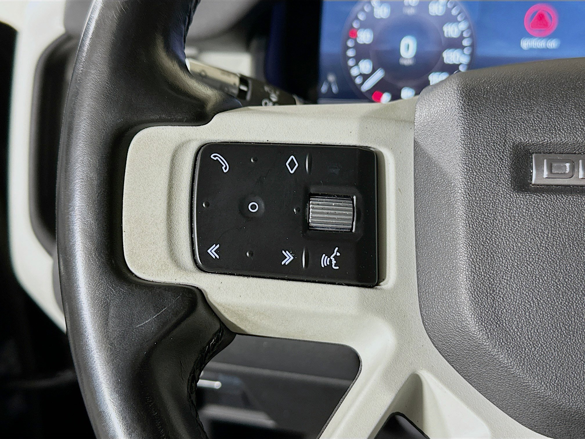 Used 2021 Land Rover Defender 110 SE image 16